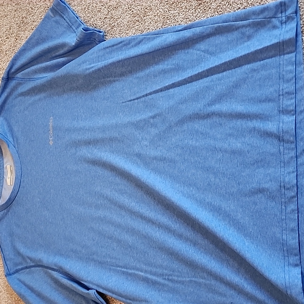 Columbia Sportswear With Omni-Wick Mens Size Large Blue T-Shirt